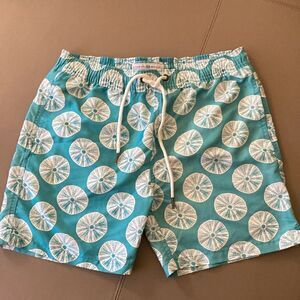 Strong Boat Classic Boys Swim Trunks in White/Aqua Sand Dollar Print. Size 12.